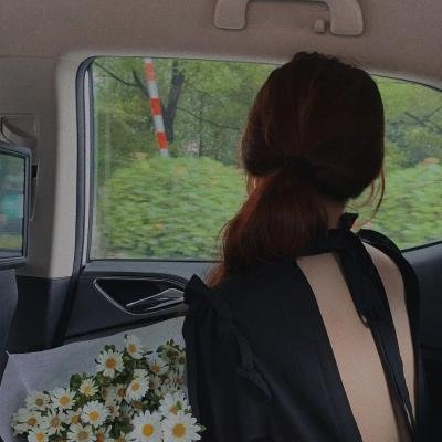 大宅院的女人